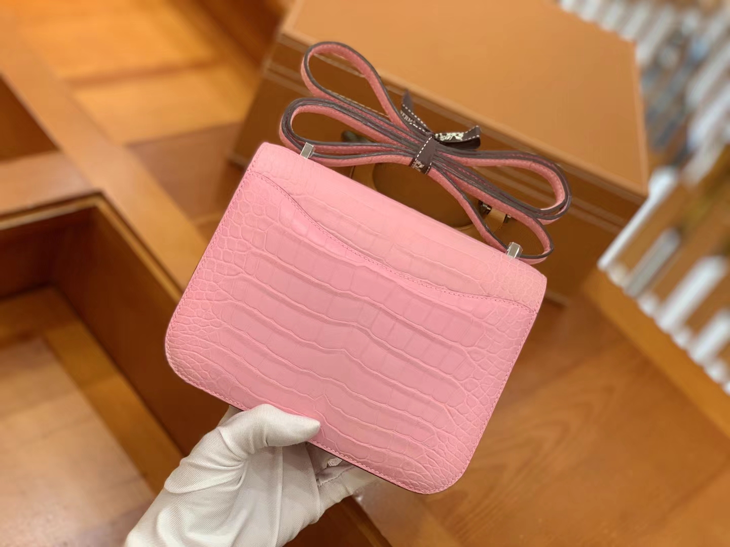 Hermès（爱马仕）Constance 空姐包 樱花粉 一级美洲鳄鱼皮 银扣 19cm 原版蜜蜡线 顶级手缝