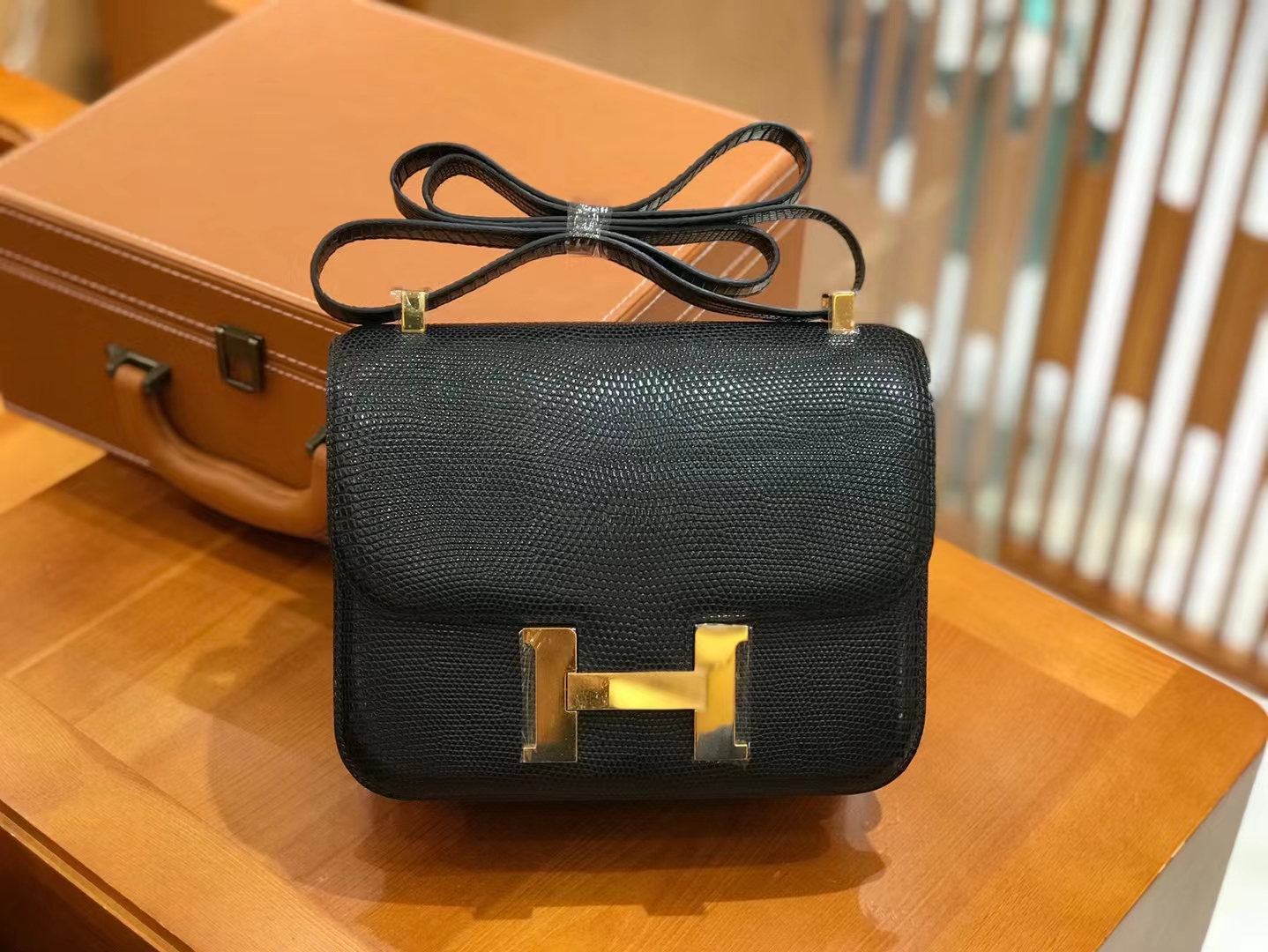 Hermès（爱马仕）Constance 康斯坦斯 经典黑 南非野生蜥蜴皮 金扣 24cm 原版蜜蜡线 顶级手缝