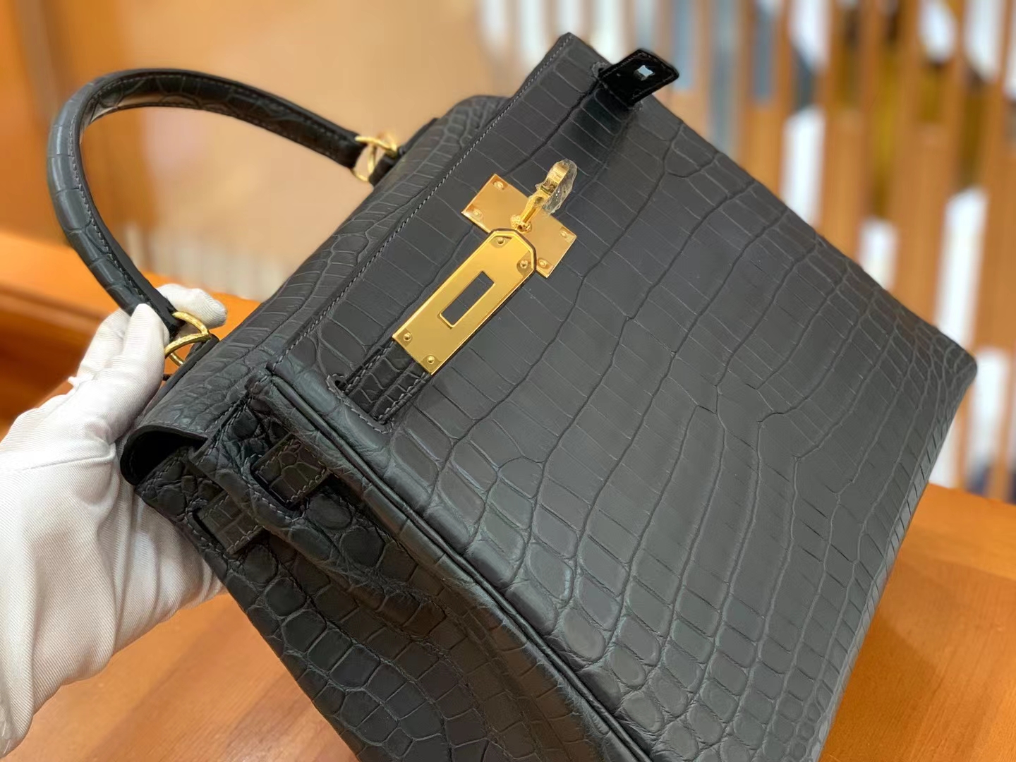 Hermès（爱马仕）Kelly 凯莉包 石墨灰 一级尼罗鳄鱼皮 金扣 28cm 原版蜜蜡线 顶级手缝