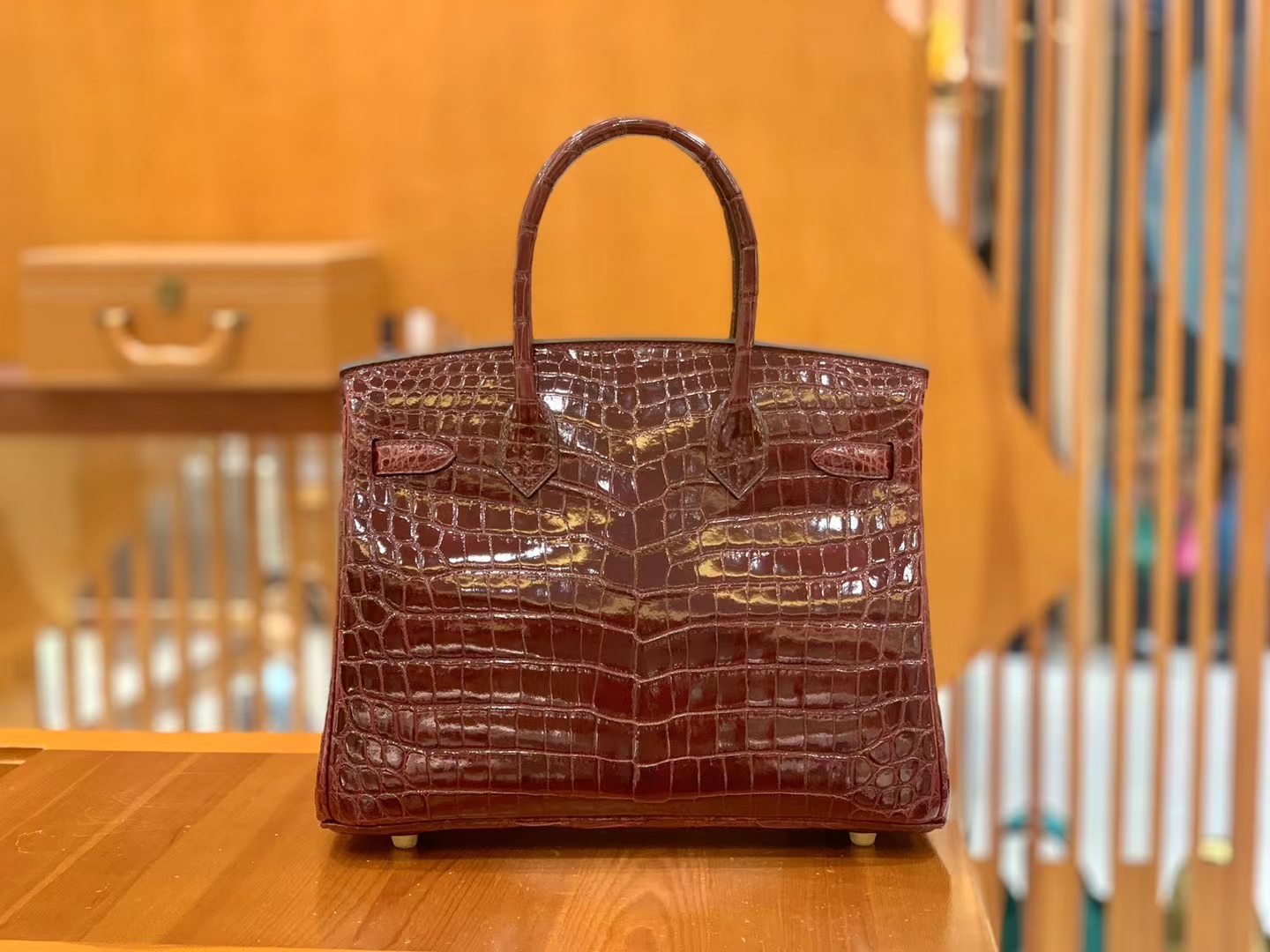 Hermès（爱马仕）Birkin 铂金包 波尔多酒红 一级尼罗鳄鱼皮 金扣 30cm 原版蜜蜡线 顶级手缝