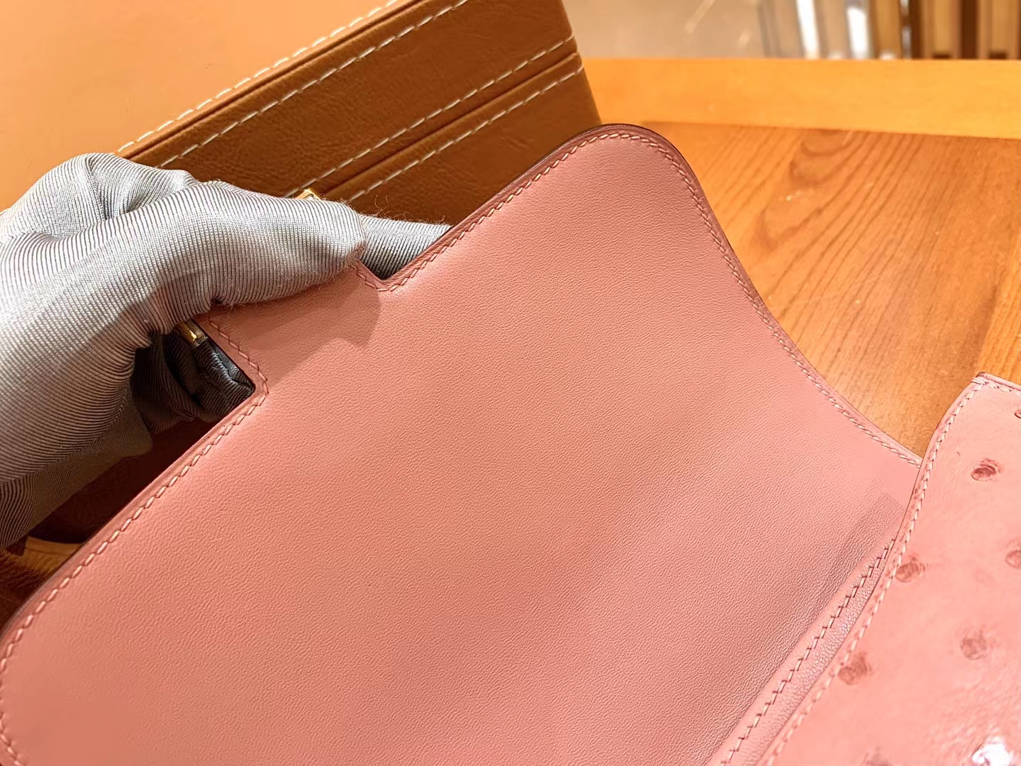 Hermès（爱马仕）Constance 康斯坦斯 陶瓷粉 南非KK鸵鸟皮 金扣 19cm 原版蜜蜡线 顶级手缝