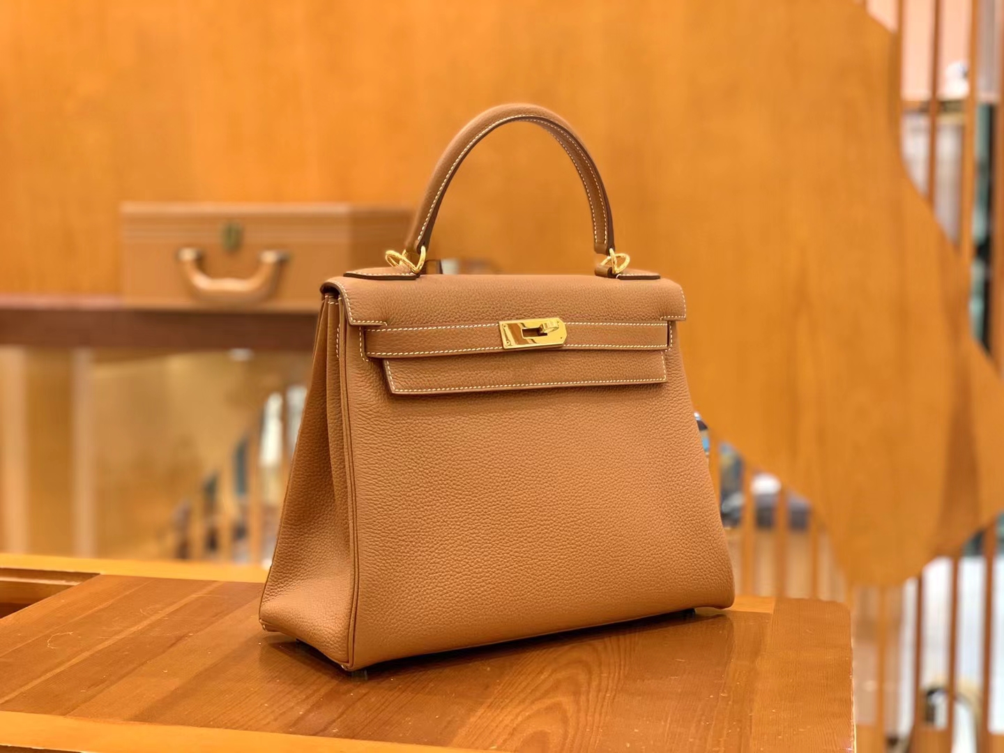 Hermès（爱马仕）Kelly 凯莉包 金棕色 Togo小牛皮 金扣 28cm 原版蜜蜡线 顶级手缝