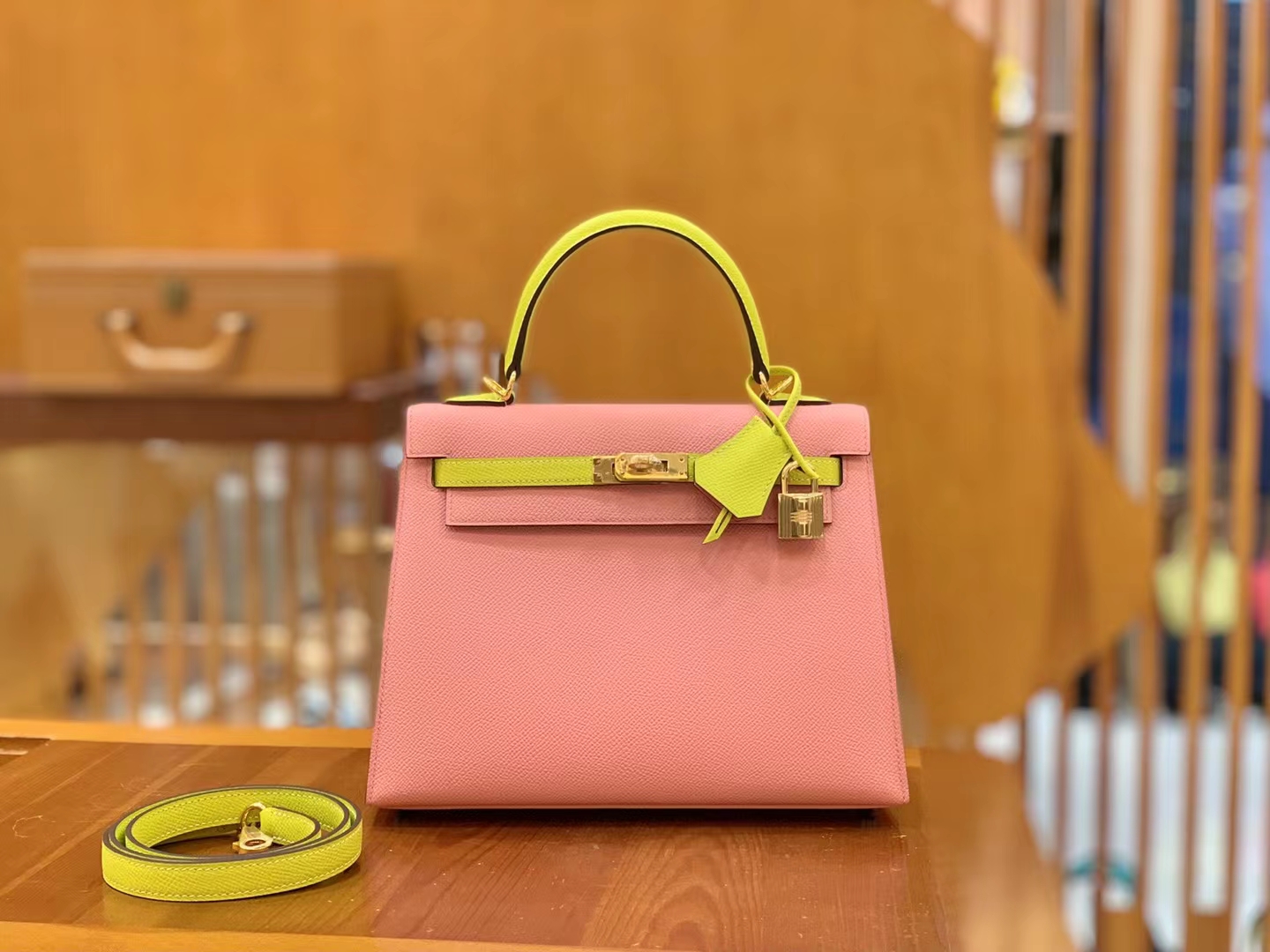 Hermès（爱马仕）Kelly 凯莉包 樱花粉拼柠檬黄 Epsom小牛皮 金扣 25cm 原版蜜蜡线 顶级手缝