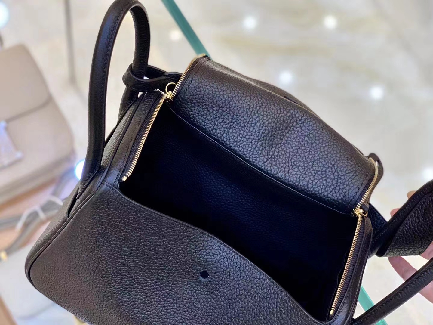Hermès（爱马仕）Lindy 琳迪包 经典黑 进口TC大牛皮 金扣 26cm 原版蜜蜡线 顶级手缝