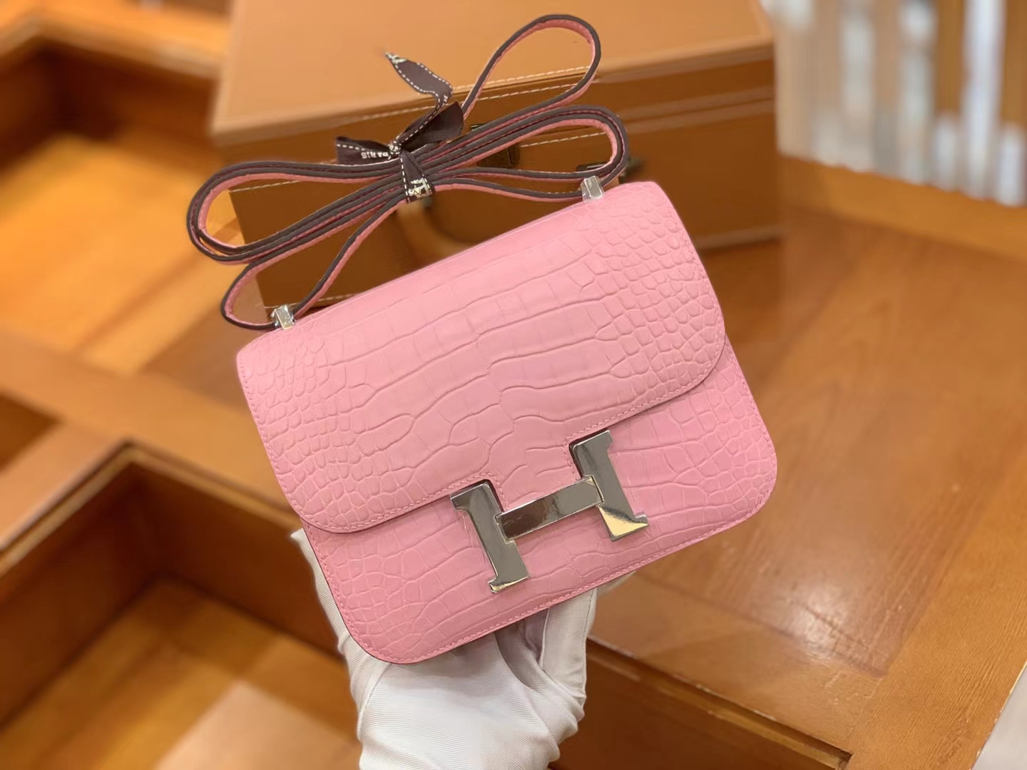 Hermès（爱马仕）Constance 空姐包 樱花粉 一级美洲鳄鱼皮 银扣 19cm 原版蜜蜡线 顶级手缝