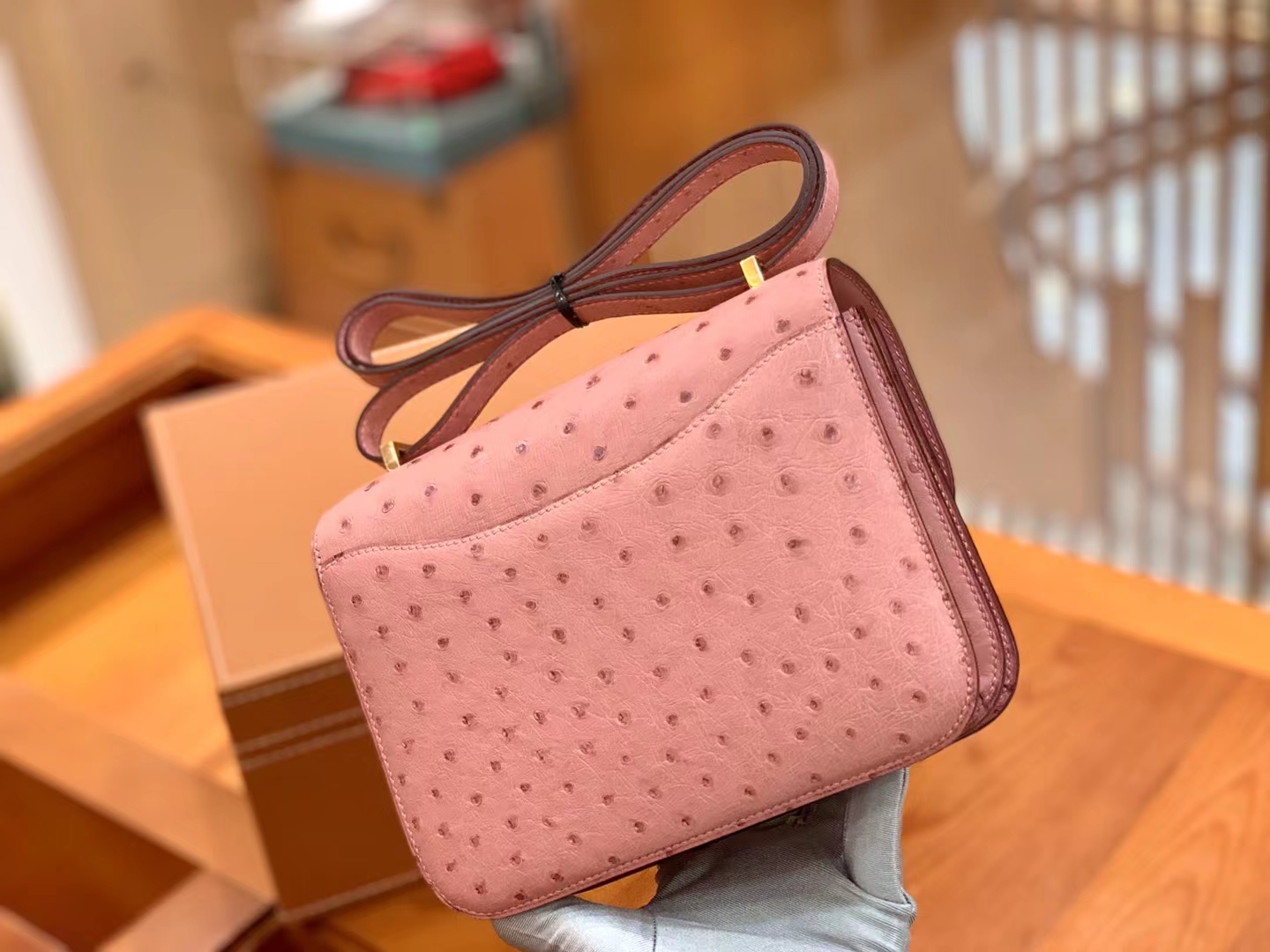 Hermès（爱马仕）Constance 康斯坦斯 陶瓷粉 南非KK鸵鸟皮 金扣 19cm 原版蜜蜡线 顶级手缝