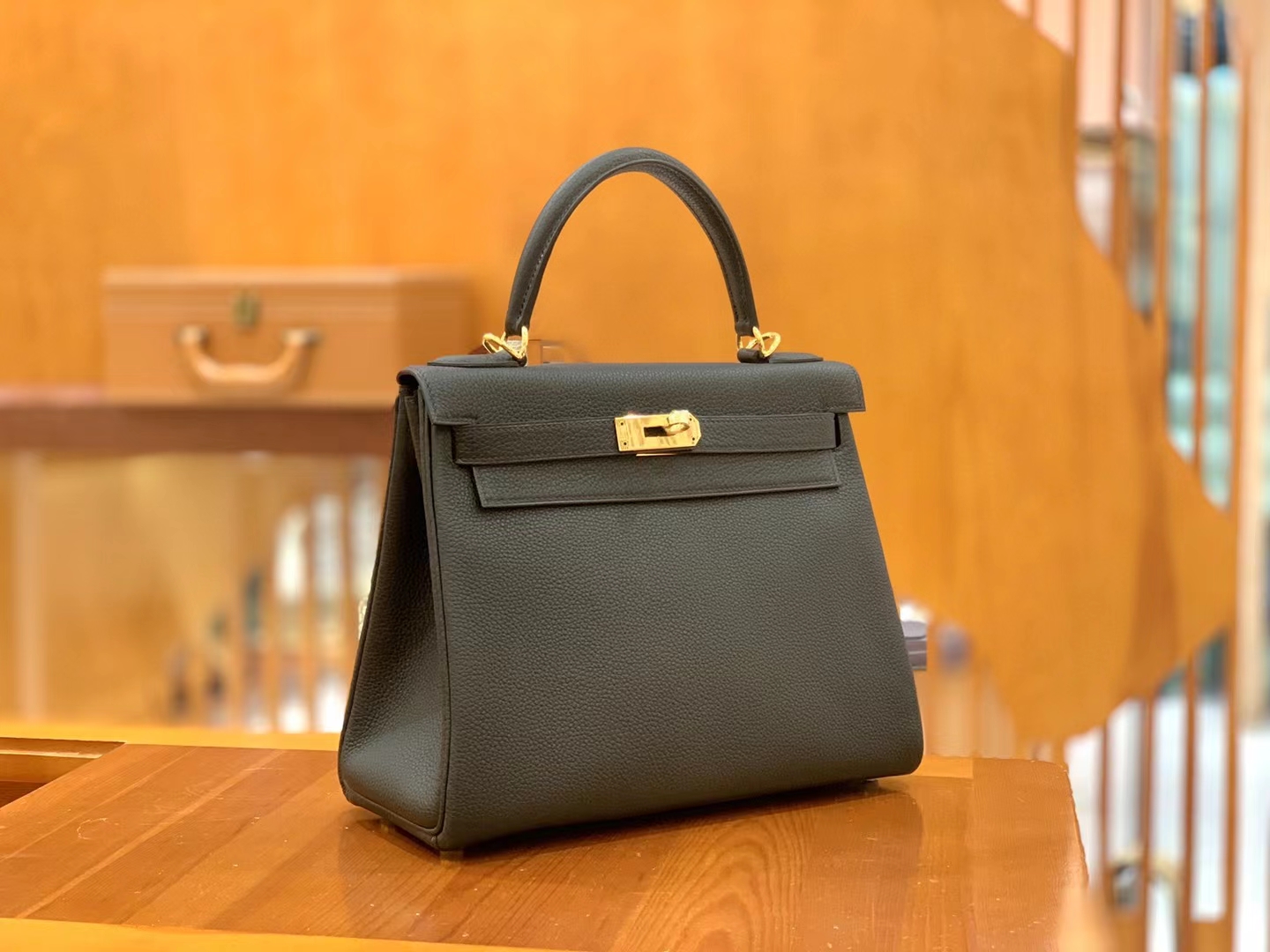 Hermès（爱马仕）Kelly 凯莉包 经典黑 Togo小牛皮 金扣 28cm 原版蜜蜡线 顶级手缝