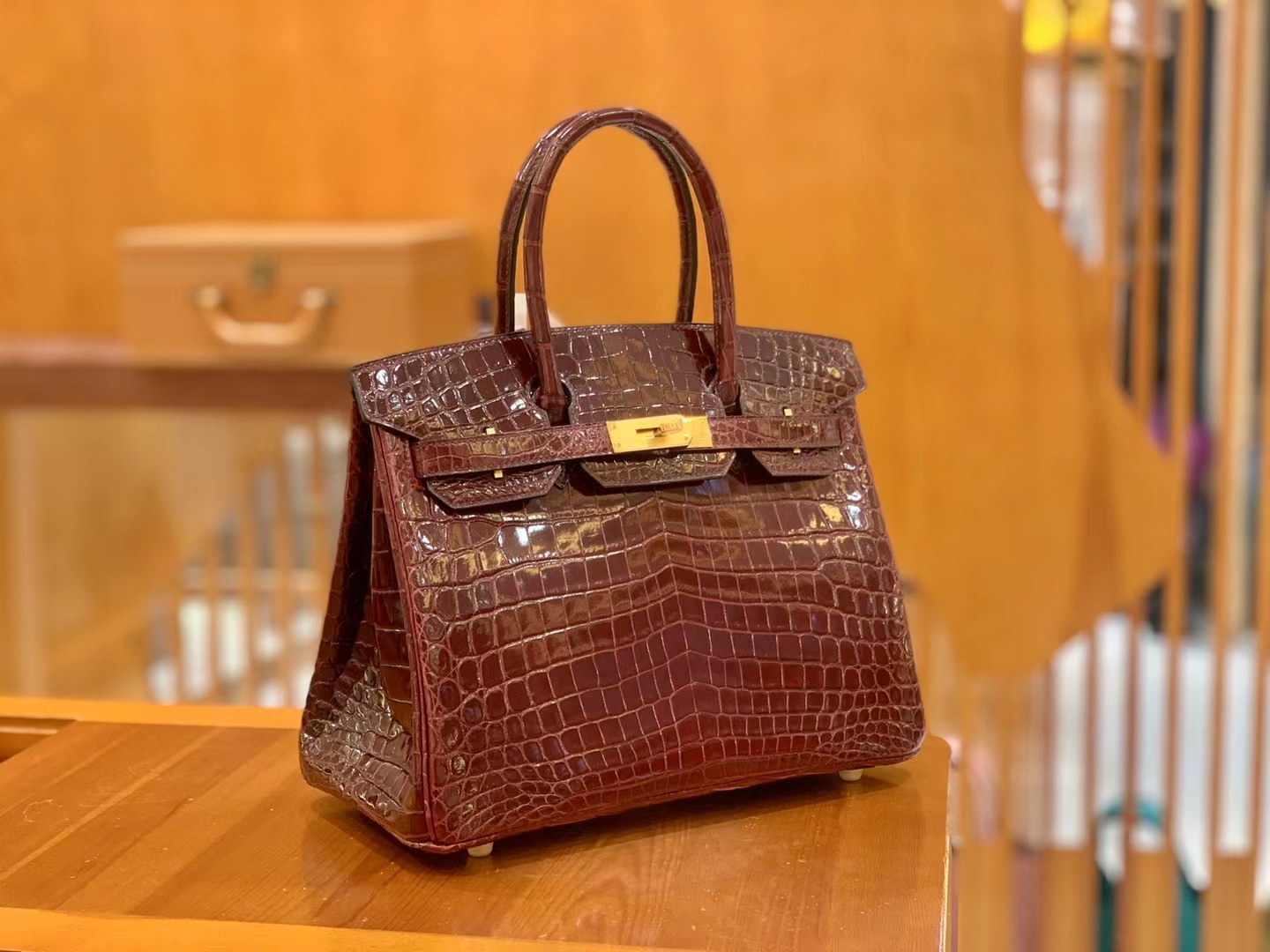 Hermès（爱马仕）Birkin 铂金包 波尔多酒红 一级尼罗鳄鱼皮 金扣 30cm 原版蜜蜡线 顶级手缝
