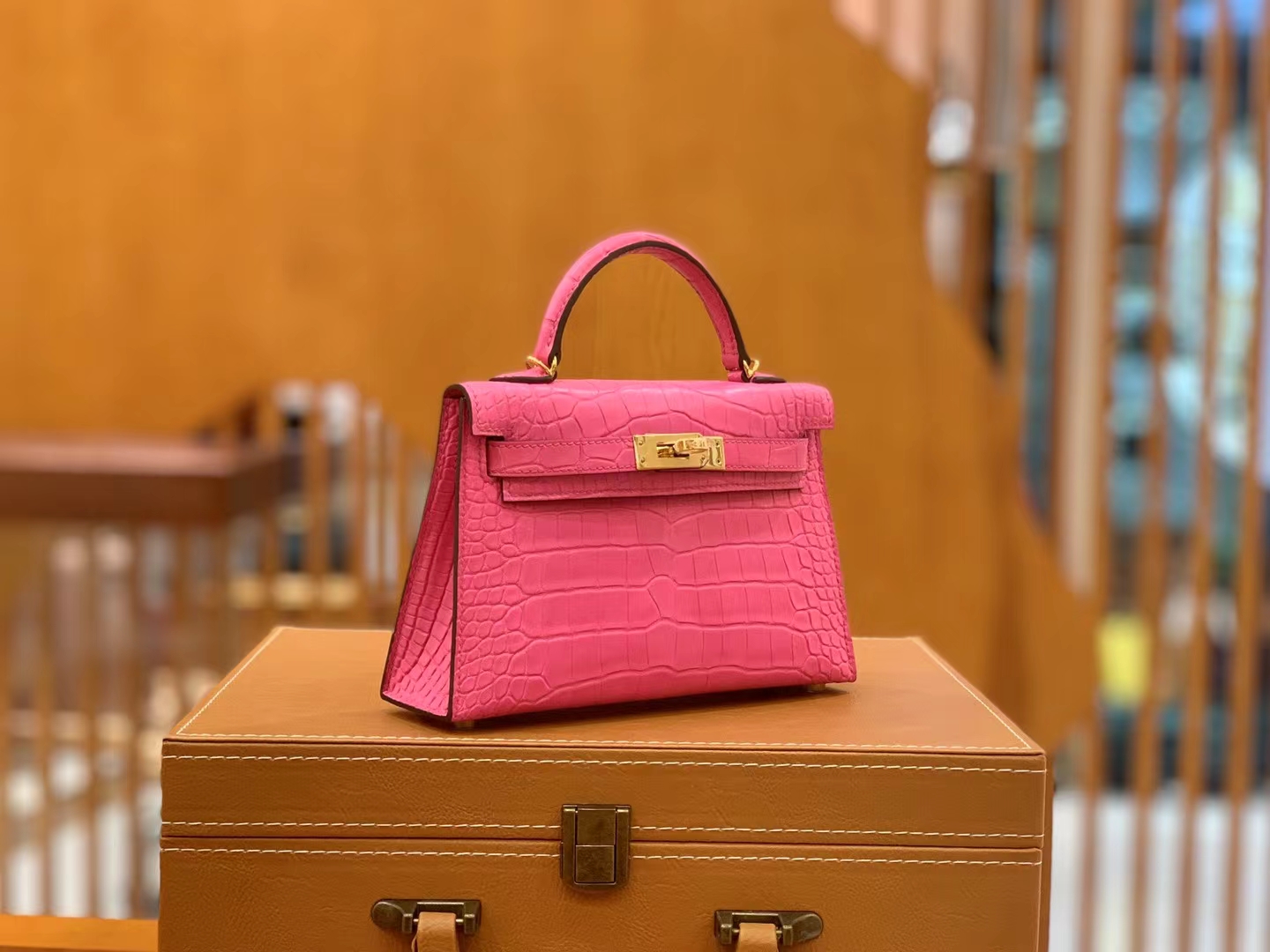 Hermès（爱马仕）Mini kelly 迷你凯莉 艳桃红 进口美洲鳄鱼皮 银扣 二代 原版蜜蜡线 顶级手缝