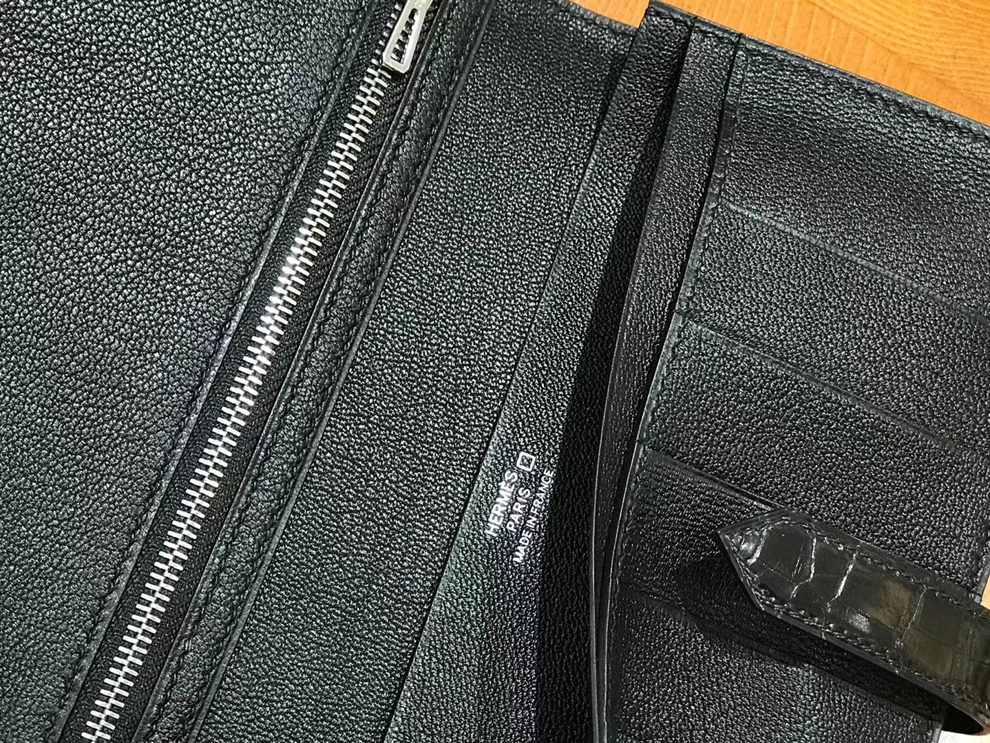 Hermès（爱马仕）Bearn 长夹 经典黑 一级美洲鳄鱼皮 银扣 原版蜜蜡线 顶级手缝