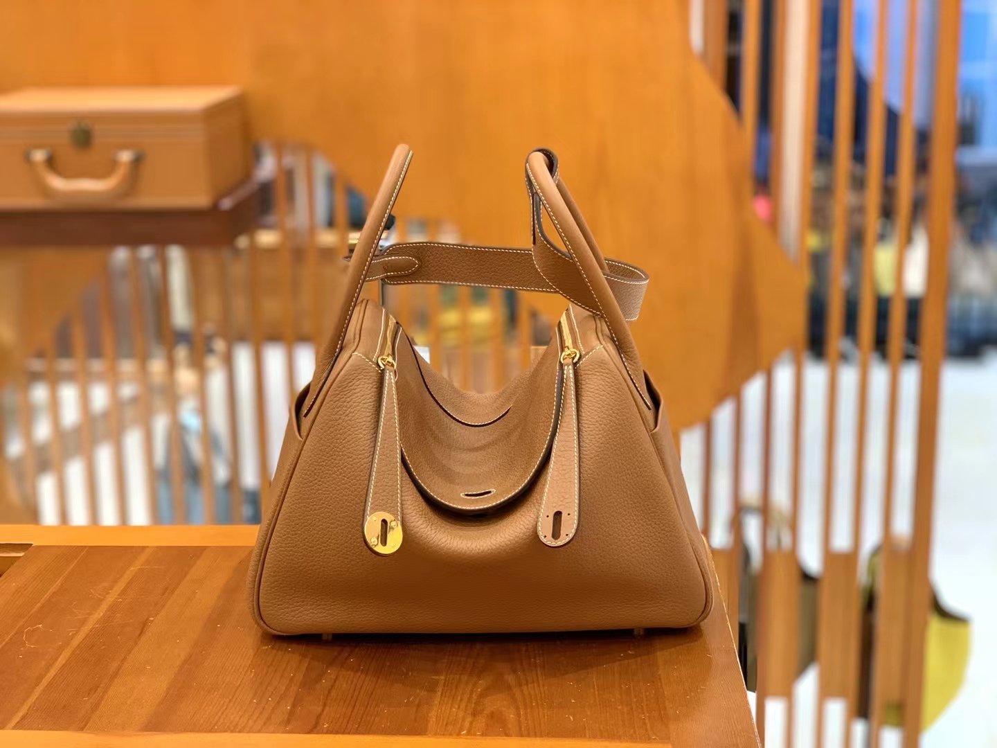 Hermès（爱马仕）Lindy 琳迪包 金棕 进口TC大牛皮 金扣 30cm 原版蜜蜡线 顶级手缝