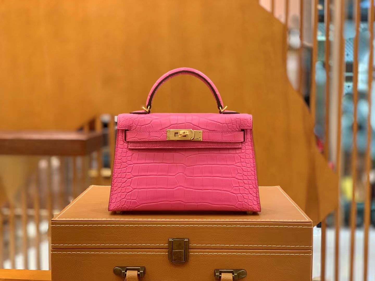 Hermès（爱马仕）Mini kelly 迷你凯莉 艳桃红 进口美洲鳄鱼皮 银扣 二代 原版蜜蜡线 顶级手缝