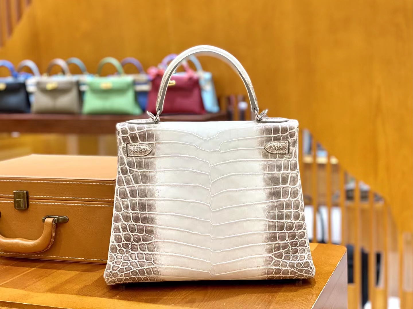 Hermès（爱马仕）Kelly 凯莉包 喜马拉雅 进口尼罗鳄鱼皮 包中皇后 银扣 28cm 原版蜜蜡线 顶级手缝