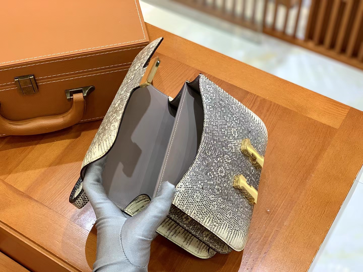 Hermès（爱马仕）Constance 康康 南非野生蜥蜴皮 原色 金扣 19cm 原版蜜蜡线 顶级手缝