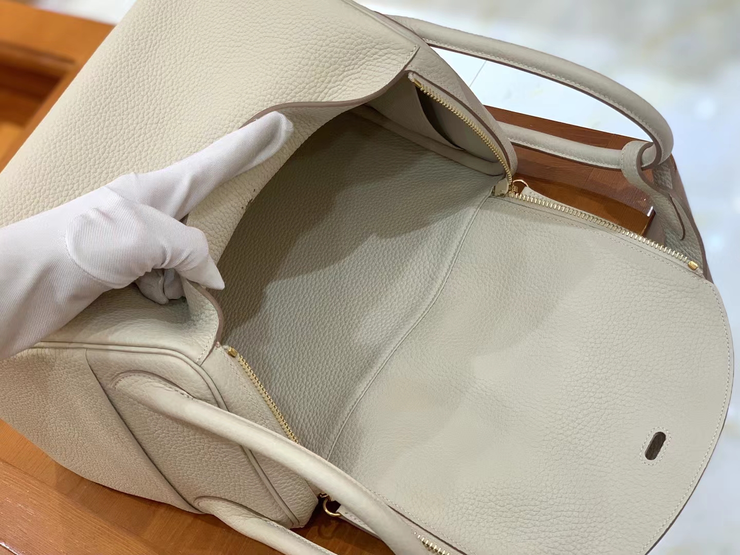 Hermès（爱马仕）Lindy 琳迪包 奶昔白 进口TC大牛皮 金扣 30cm 原版蜜蜡线 顶级手缝