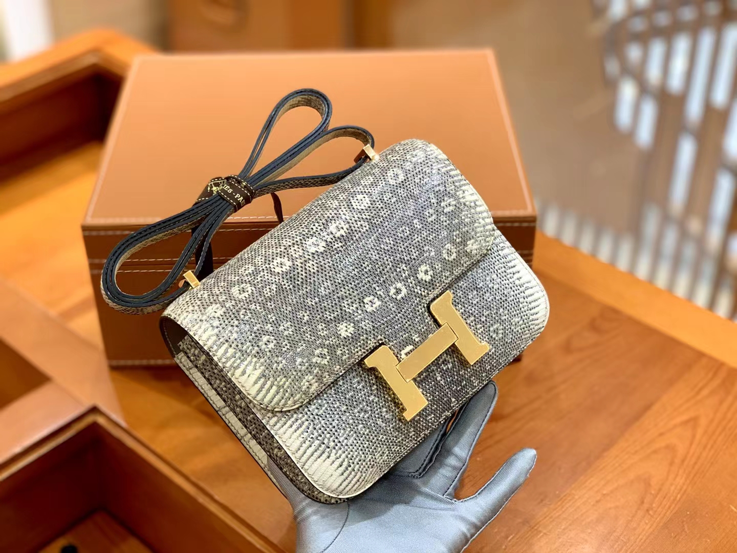 Hermès（爱马仕）Constance 康康 南非野生蜥蜴皮 原色 金扣 19cm 原版蜜蜡线 顶级手缝