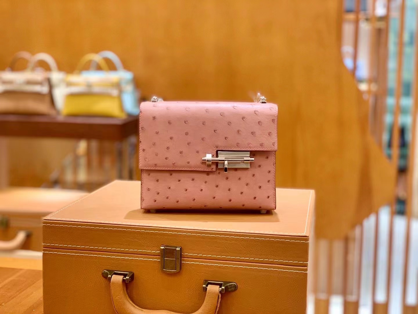 Hermès（爱马仕）Verrou Mini 迷你 插销包 陶瓷粉 KK 鸵鸟皮 银扣  原版蜜蜡线 顶级手缝