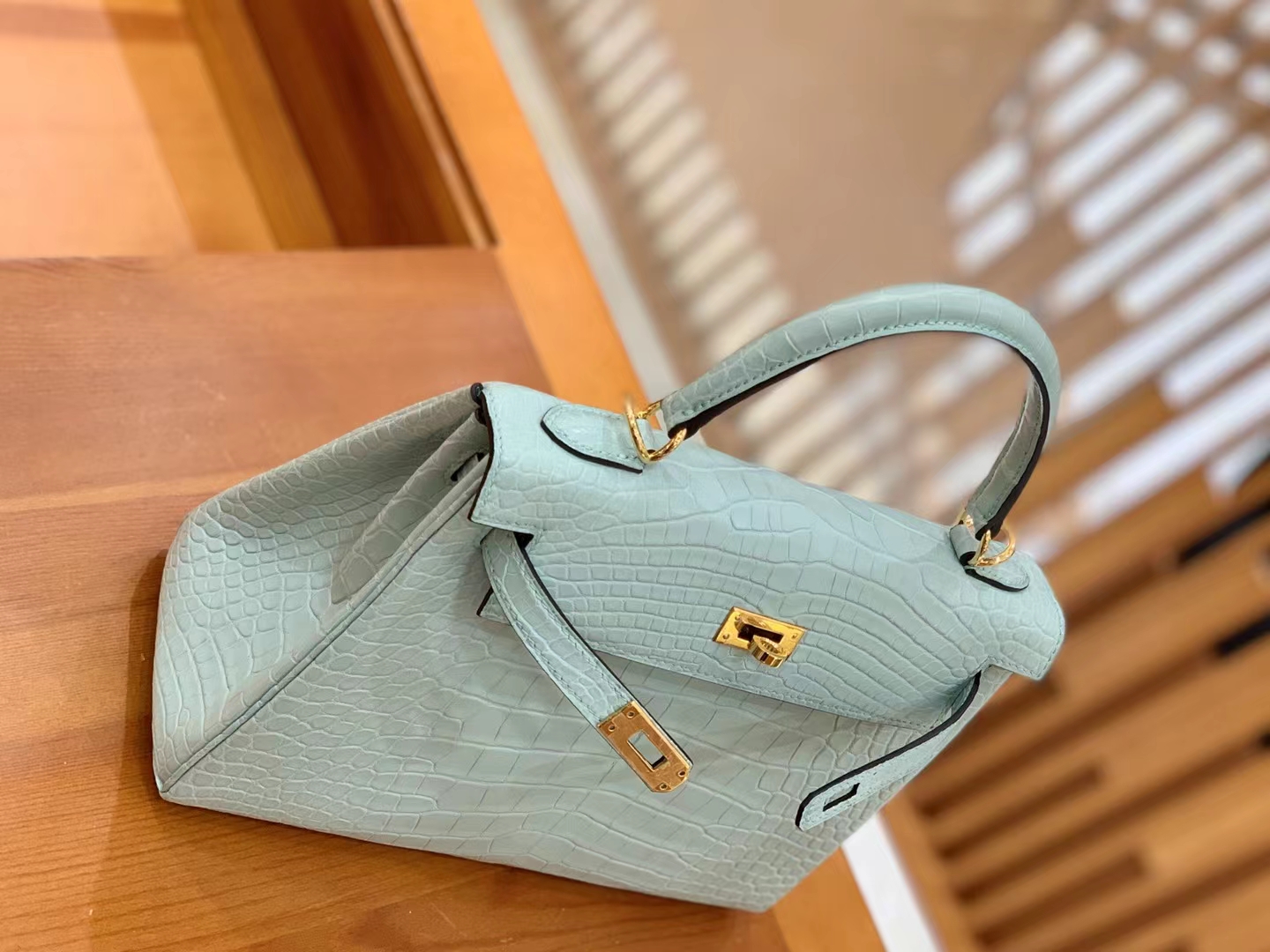 Hermès（爱马仕）Kelly 凯莉包 薄荷绿 进口美洲鳄鱼皮 金扣 25cm 原版蜜蜡线 顶级手缝