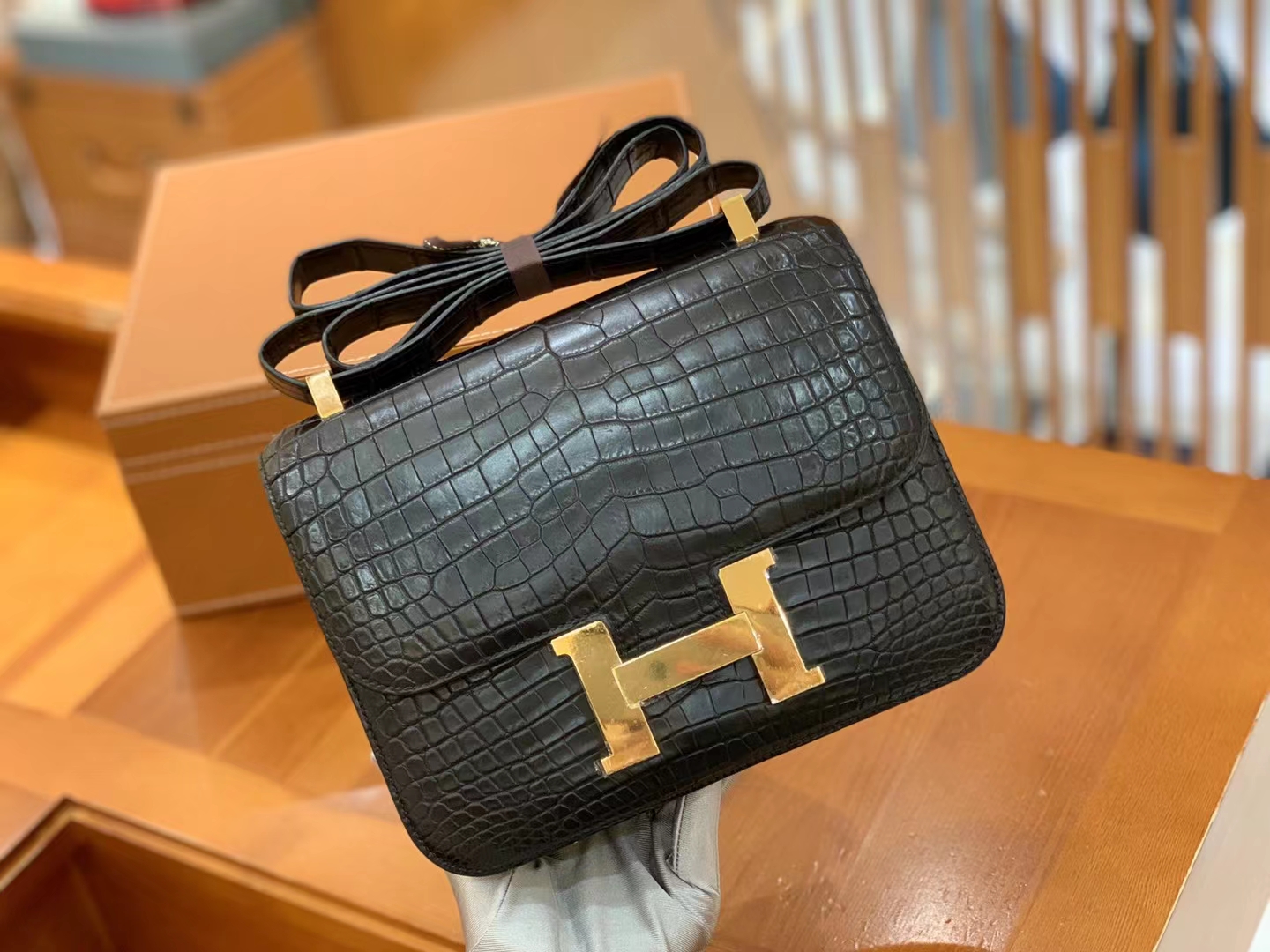 Hermès（爱马仕）Constance 康斯坦斯 经典黑 进口尼罗鳄鱼皮 金扣 24cm 原版蜜蜡线 顶级手缝