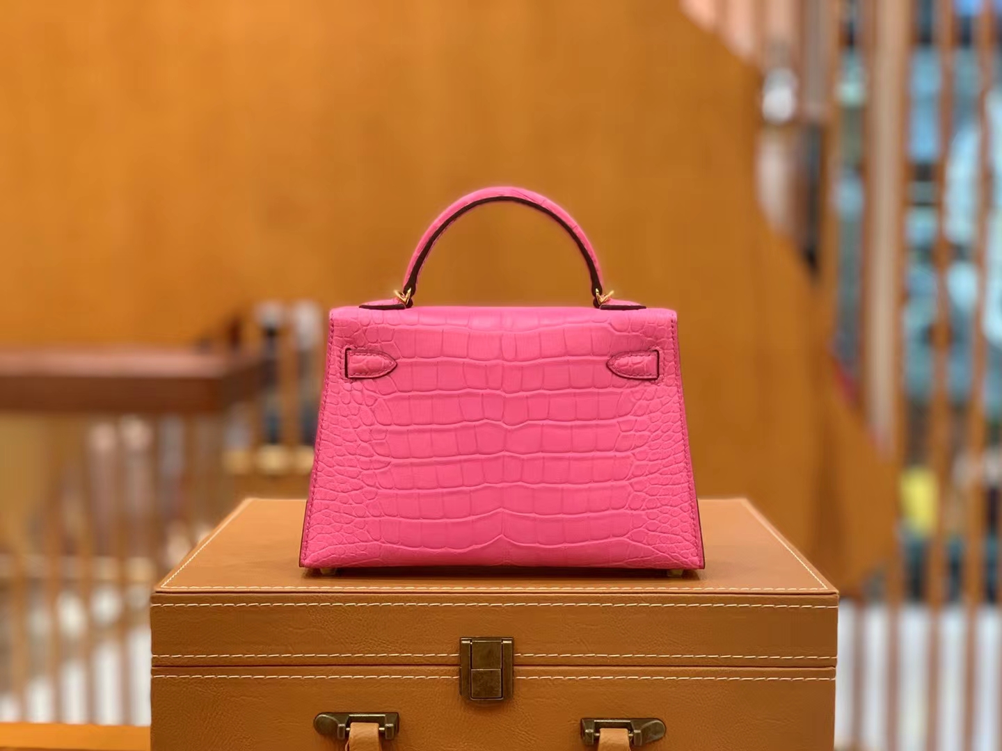 Hermès（爱马仕）Mini kelly 迷你凯莉 艳桃红 进口美洲鳄鱼皮 银扣 二代 原版蜜蜡线 顶级手缝