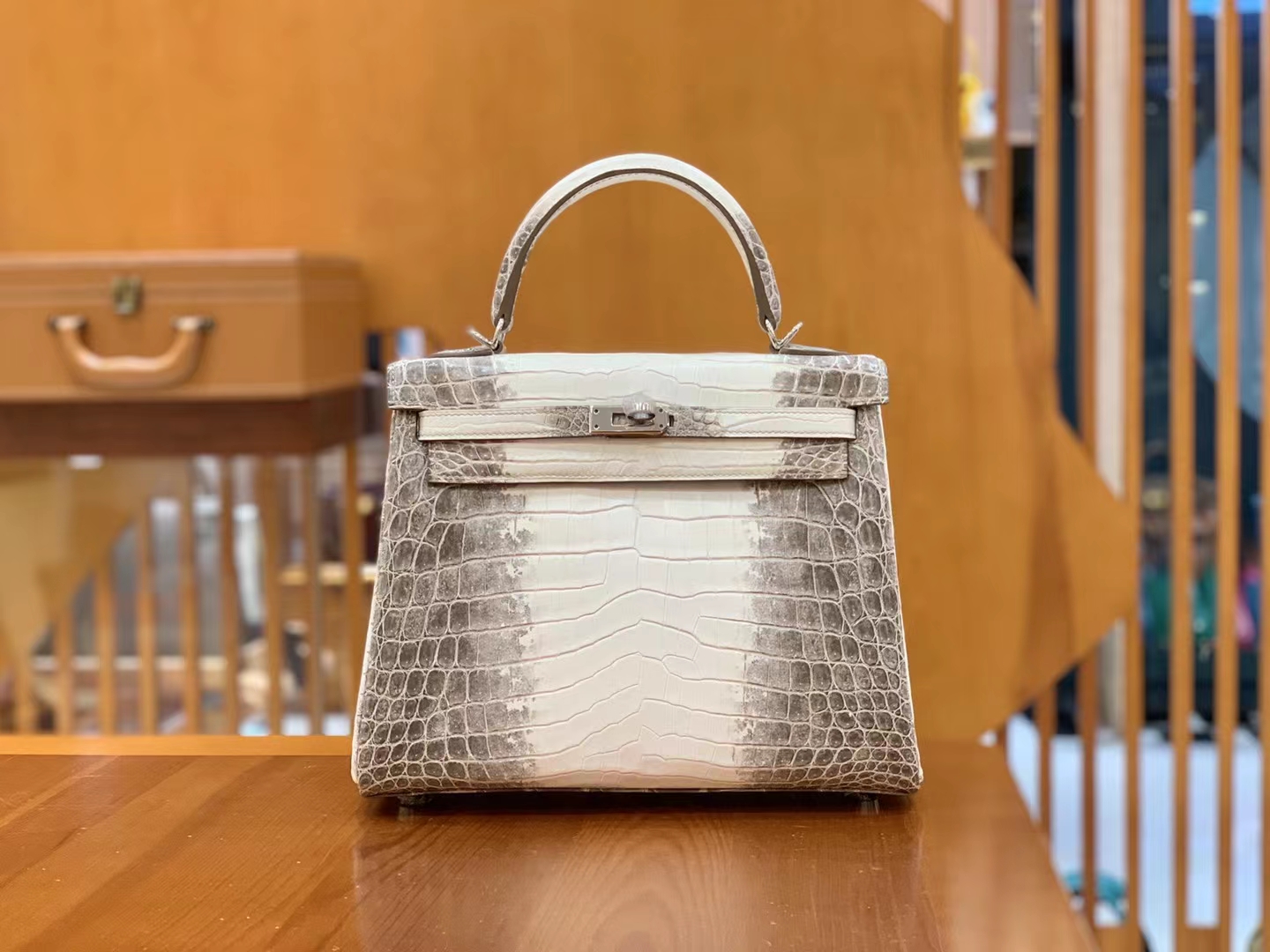 Hermès（爱马仕）Kelly 凯莉包 喜马拉雅 进口尼罗鳄鱼皮 包中皇后 银扣 25cm 原版蜜蜡线 顶级手缝