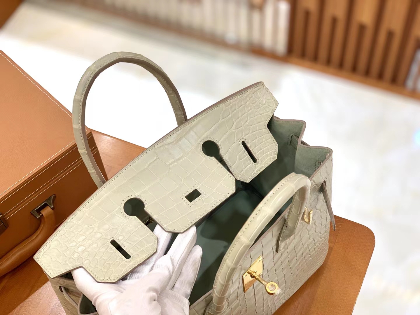 Hermès（爱马仕）Birkin 铂金包 冰川白 进口一级皮 尼罗鳄 金扣 30cm 原版蜜蜡线 顶级手缝