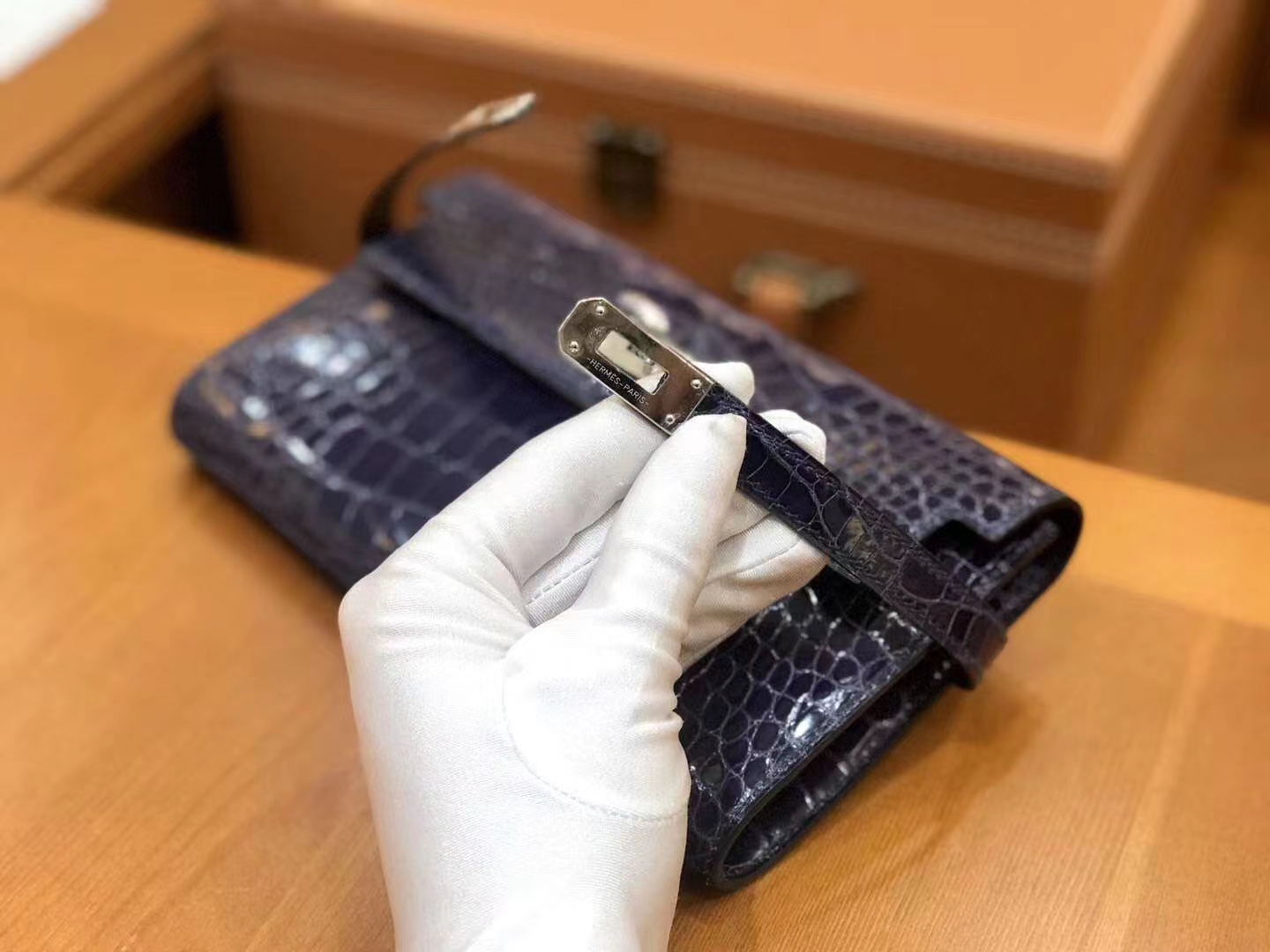 Hermès（爱马仕）Kelly 钱夹 宝石蓝 一级美洲鳄鱼皮 银扣 原版蜜蜡线 顶级手缝