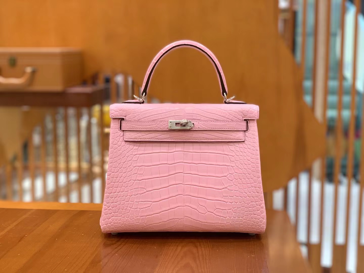 Hermès（爱马仕）Kelly 凯莉包 樱花粉 进口美洲鳄鱼皮 银扣 25cm 原版蜜蜡线 顶级手缝