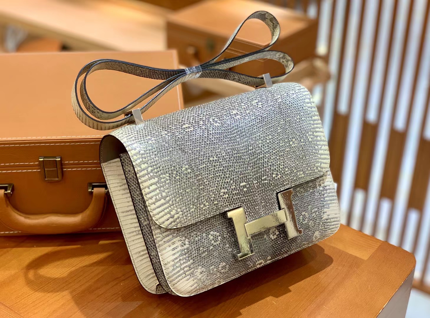 Hermès（爱马仕）Constance 康康 南非野生蜥蜴皮 原色 银扣 24cm 原版蜜蜡线 顶级手缝