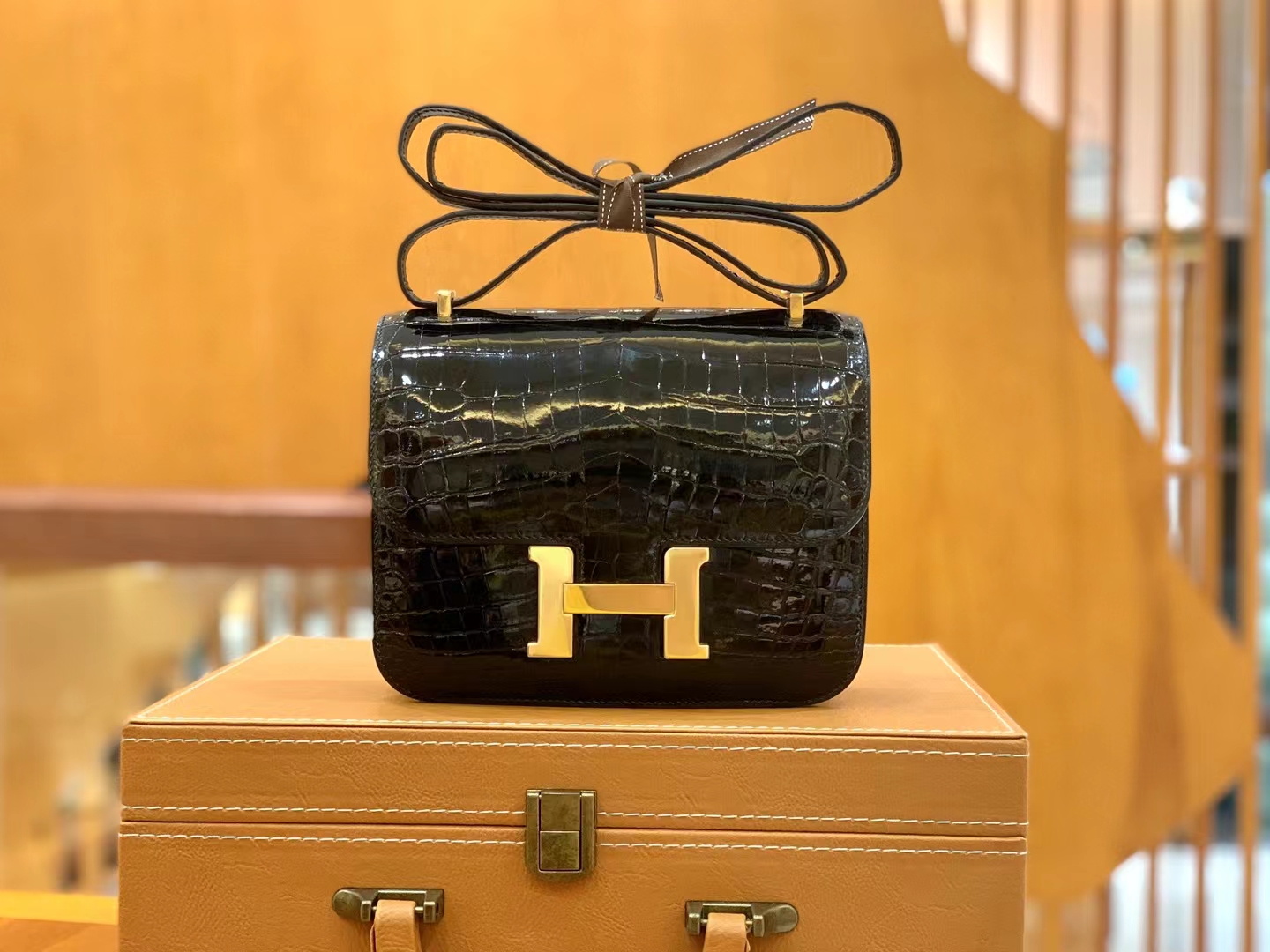 Hermès（爱马仕）Constance 康斯坦斯 经典黑 进口尼罗鳄鱼皮 金扣 19cm 原版蜜蜡线 顶级手缝