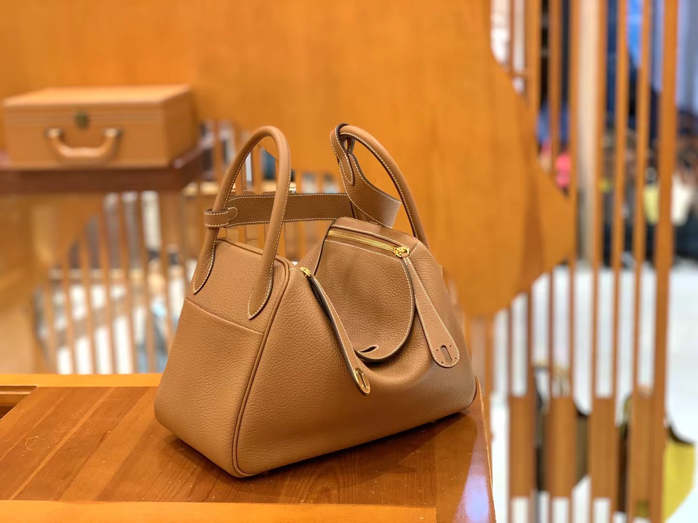 Hermès（爱马仕）Lindy 琳迪包 金棕 进口TC大牛皮 金扣 30cm 原版蜜蜡线 顶级手缝