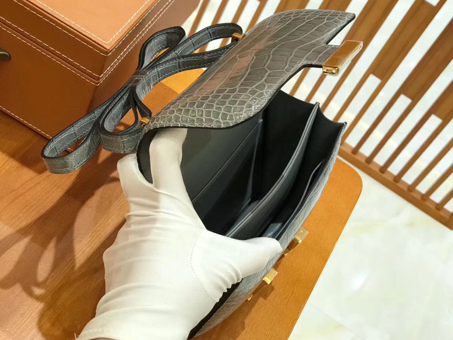 Hermès（爱马仕）Constance 康斯坦斯 斑鸠灰 进口美洲鳄鱼皮 金扣 19cm 原版蜜蜡线 顶级手缝