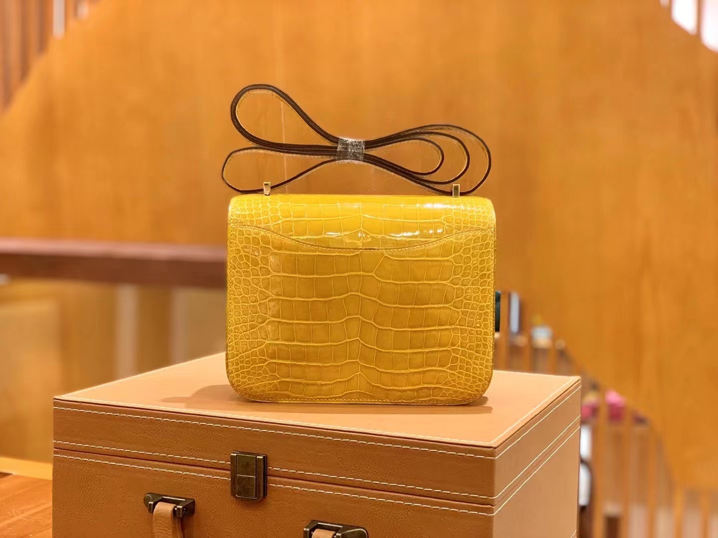 Hermès（爱马仕）Constance 康斯坦斯 琥珀黄 进口美洲鳄鱼皮 金扣 19cm 原版蜜蜡线 顶级手缝