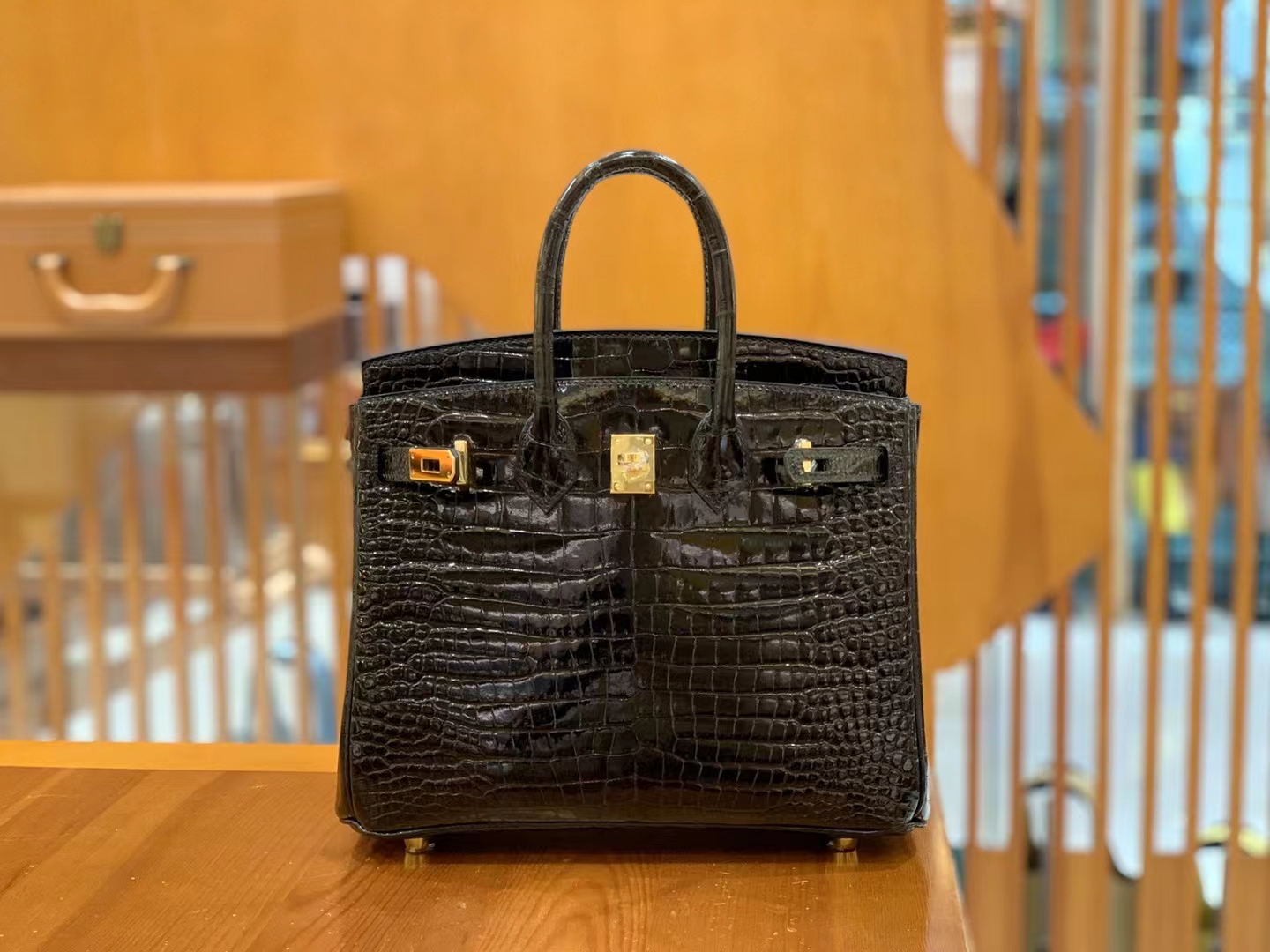 Hermès（爱马仕）Birkin 铂金包 经典黑 进口一级皮 湾鳄 金扣 25cm 原版蜜蜡线 顶级手缝