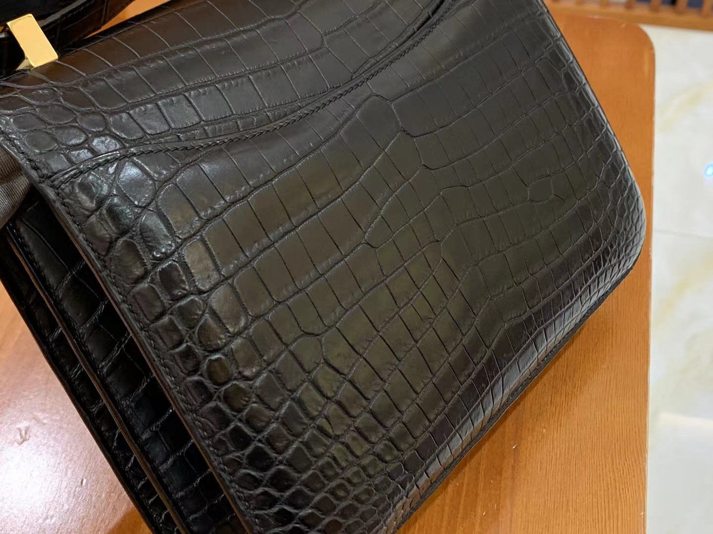 Hermès（爱马仕）Constance 康斯坦斯 经典黑 进口尼罗鳄鱼皮 金扣 24cm 原版蜜蜡线 顶级手缝