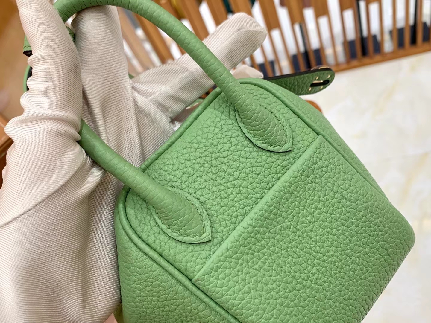 Hermès（爱马仕）Mini lindy 迷你琳迪包 牛油果绿 进口TC大牛皮 金扣 原版蜜蜡线 顶级手缝