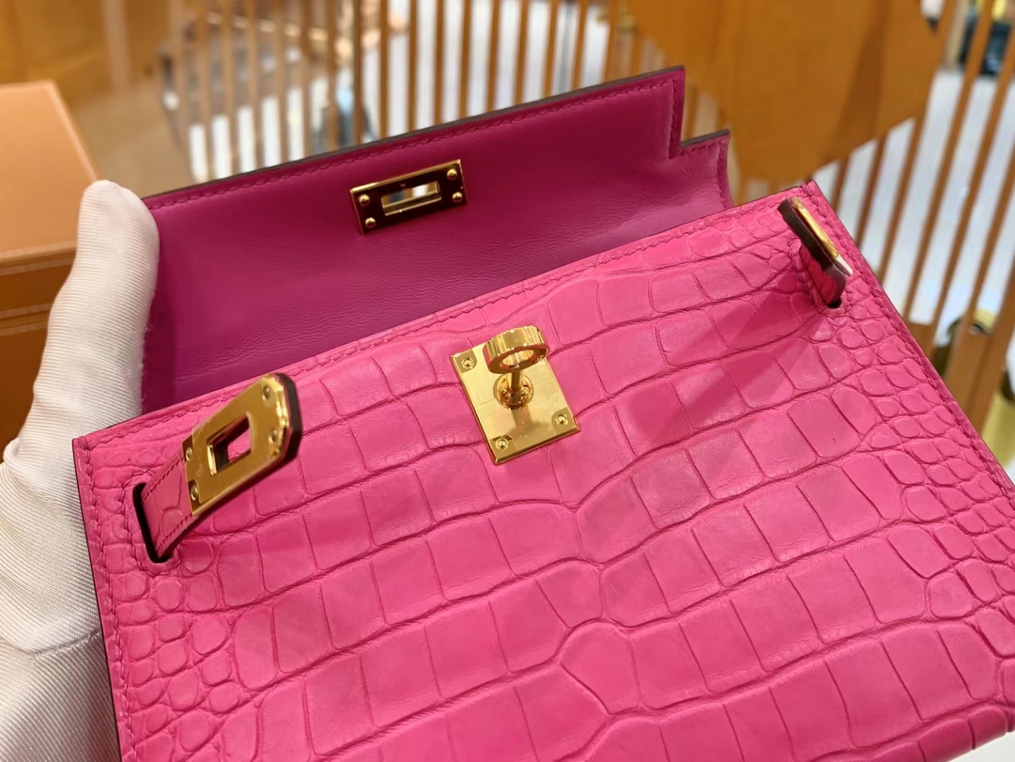 Hermès（爱马仕）Mini kelly 迷你凯莉 艳桃红 进口美洲鳄鱼皮 银扣 二代 原版蜜蜡线 顶级手缝