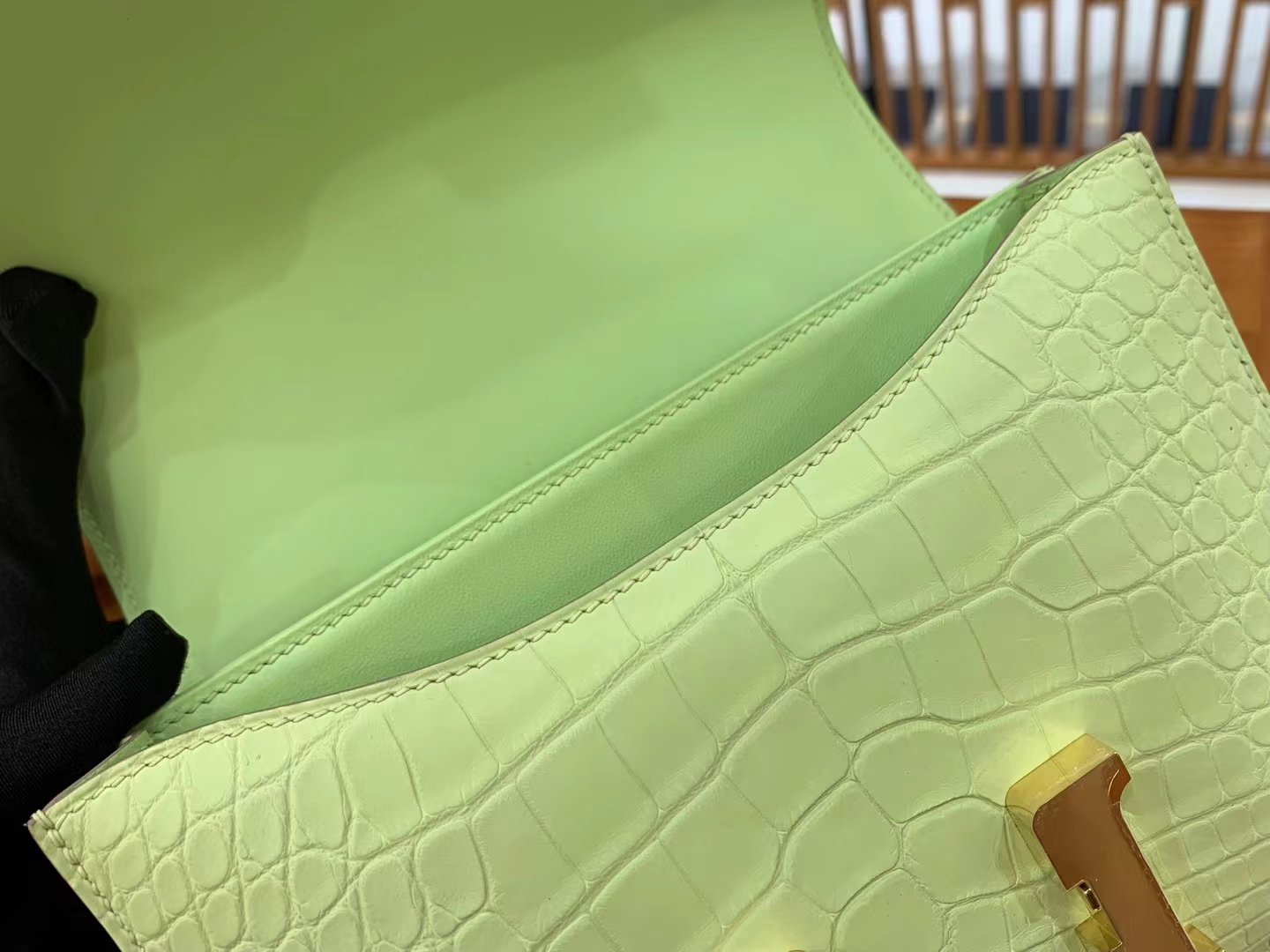 Hermès（爱马仕）新货 Constance 康康 嫩芽黄 进口一级雾面美洲鳄 法国原版蜜蜡线 金扣 19cm