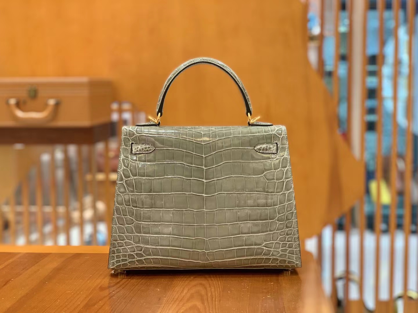 Hermès（爱马仕）Kelly 凯莉包 斑鸠灰 进口尼罗鳄鱼皮 金扣 25cm 原版蜜蜡线 顶级手缝