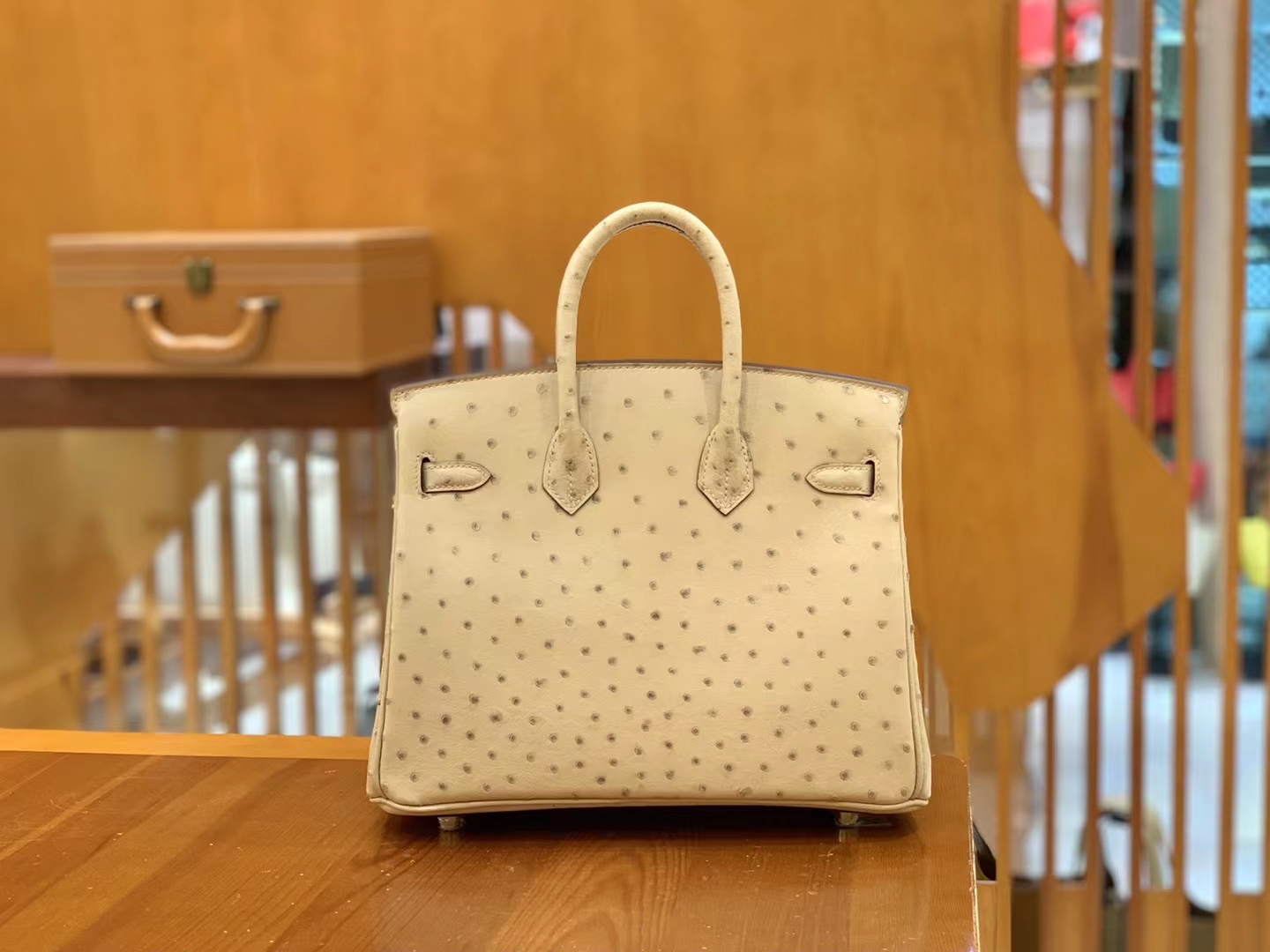 Hermès（爱马仕）新增现货 Birkin 铂金包 羊毛白 鸵鸟皮 金扣 25cm