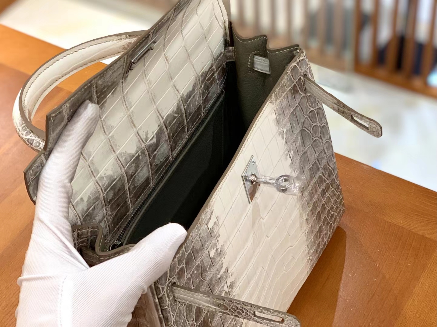 Hermès（爱马仕）Kelly 凯莉包 喜马拉雅 进口尼罗鳄鱼皮 包中皇后 银扣 25cm 原版蜜蜡线 顶级手缝