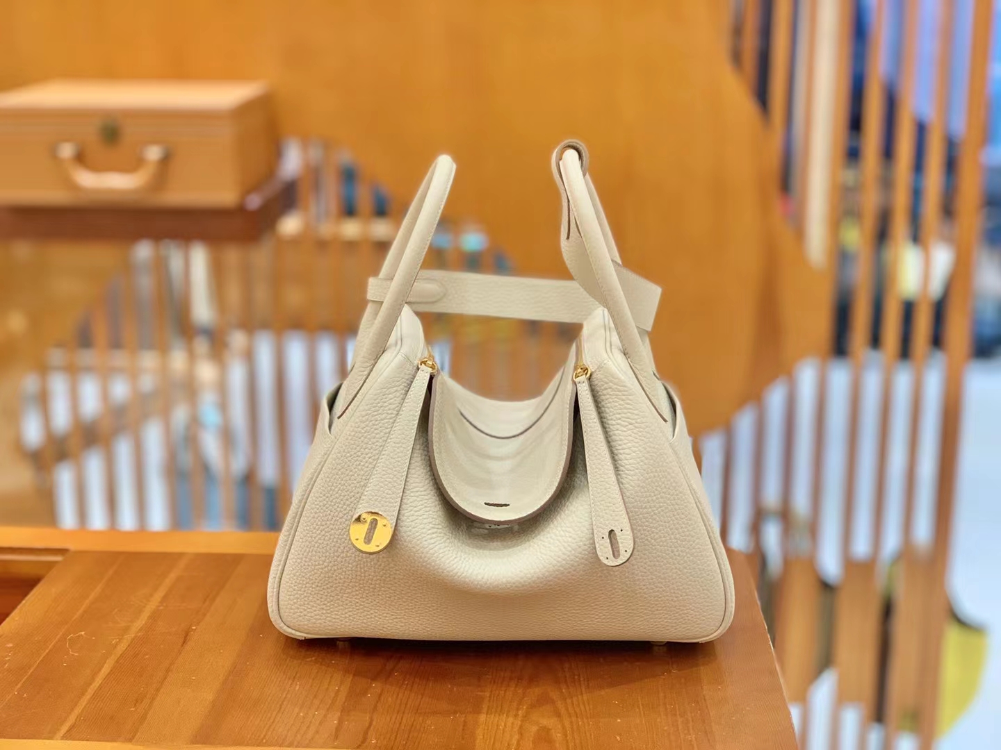 Hermès（爱马仕）Lindy 琳迪包 奶昔白 进口TC大牛皮 金扣 30cm 原版蜜蜡线 顶级手缝