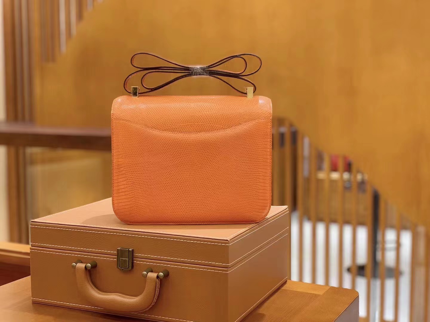 Hermès（爱马仕）Constance 康康 南非野生蜥蜴皮 橙红色 金扣 24cm 原版蜜蜡线 顶级手缝