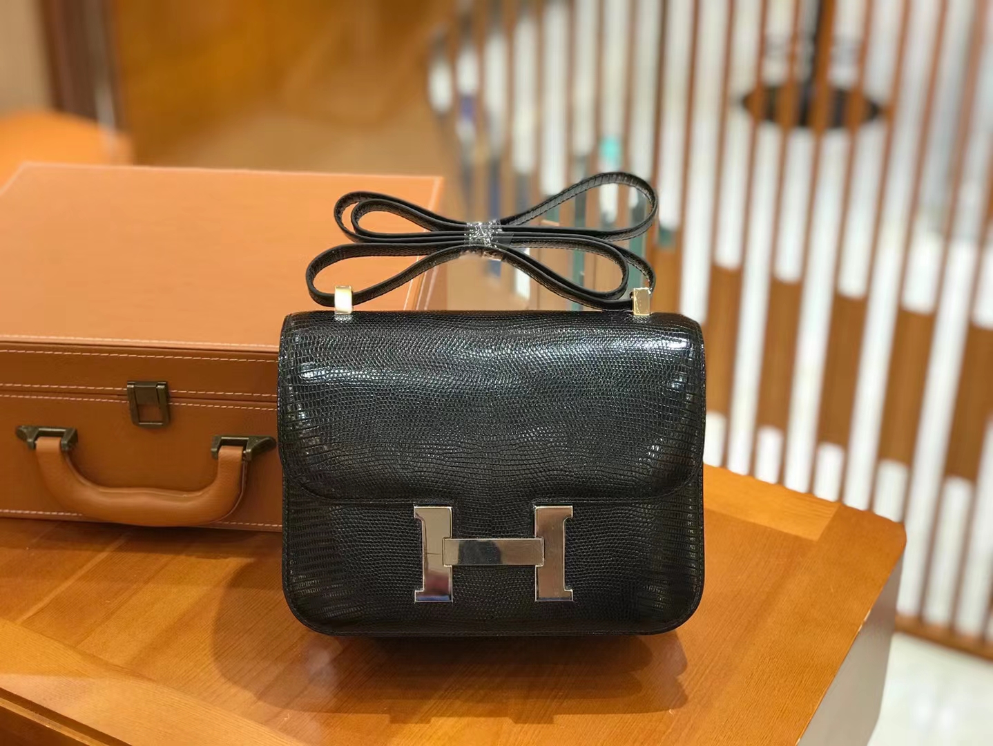 Hermès（爱马仕）Constance 康康 南非野生蜥蜴皮 经典黑 银扣 24cm 原版蜜蜡线 顶级手缝