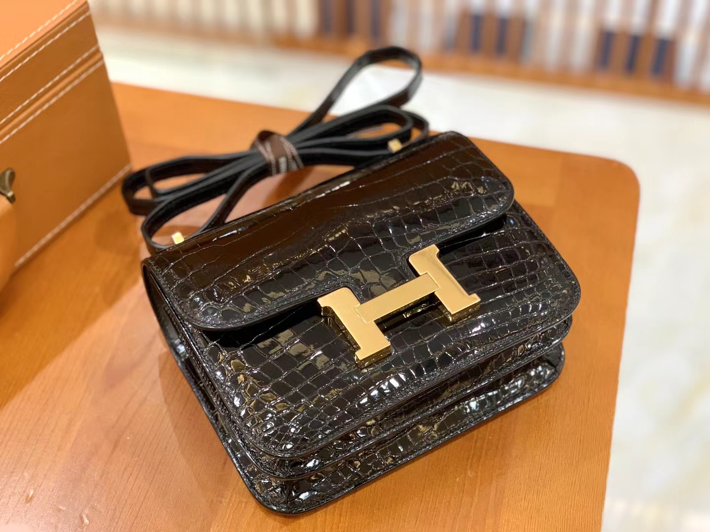 Hermès（爱马仕）Constance 康斯坦斯 经典黑 进口尼罗鳄鱼皮 金扣 19cm 原版蜜蜡线 顶级手缝