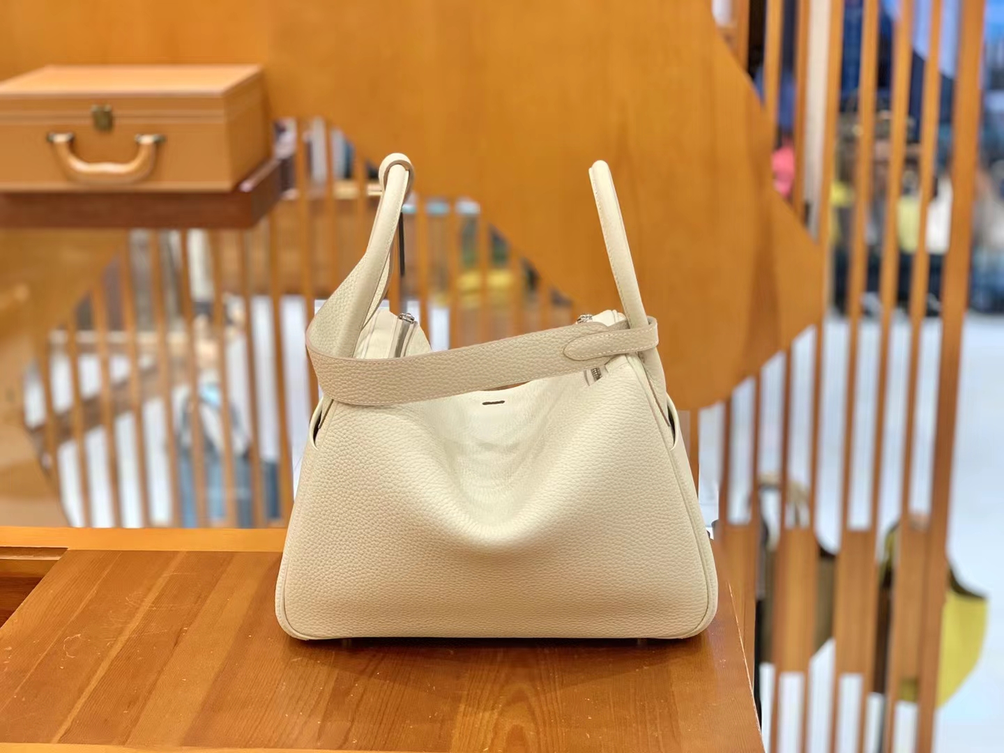 Hermès（爱马仕）Lindy 琳迪包 奶昔白 进口TC大牛皮 银扣 30cm 原版蜜蜡线 顶级手缝