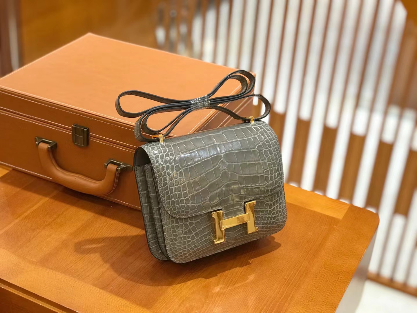 Hermès（爱马仕）Constance 康斯坦斯 斑鸠灰 进口美洲鳄鱼皮 金扣 19cm 原版蜜蜡线 顶级手缝