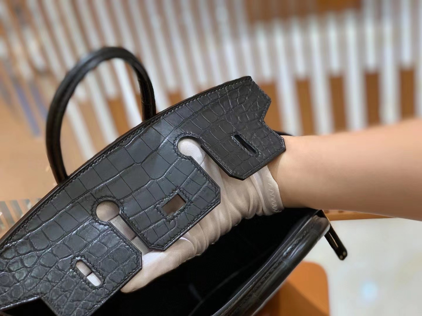 Hermès（爱马仕）Birkin 铂金包 经典黑 进口尼罗鳄鱼皮 金扣 25cm 原版蜜蜡线 顶级手缝