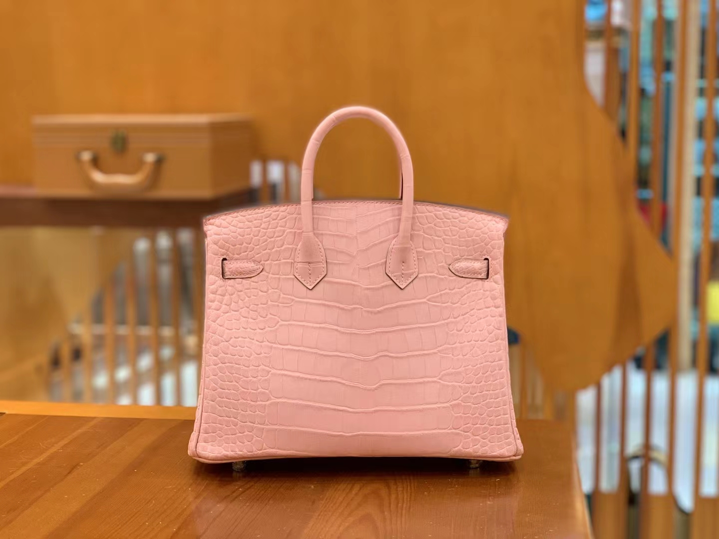 Hermès（爱马仕）Birkin 铂金包 樱花粉 进口美洲鳄鱼皮 金扣 25cm 原版蜜蜡线 顶级手缝