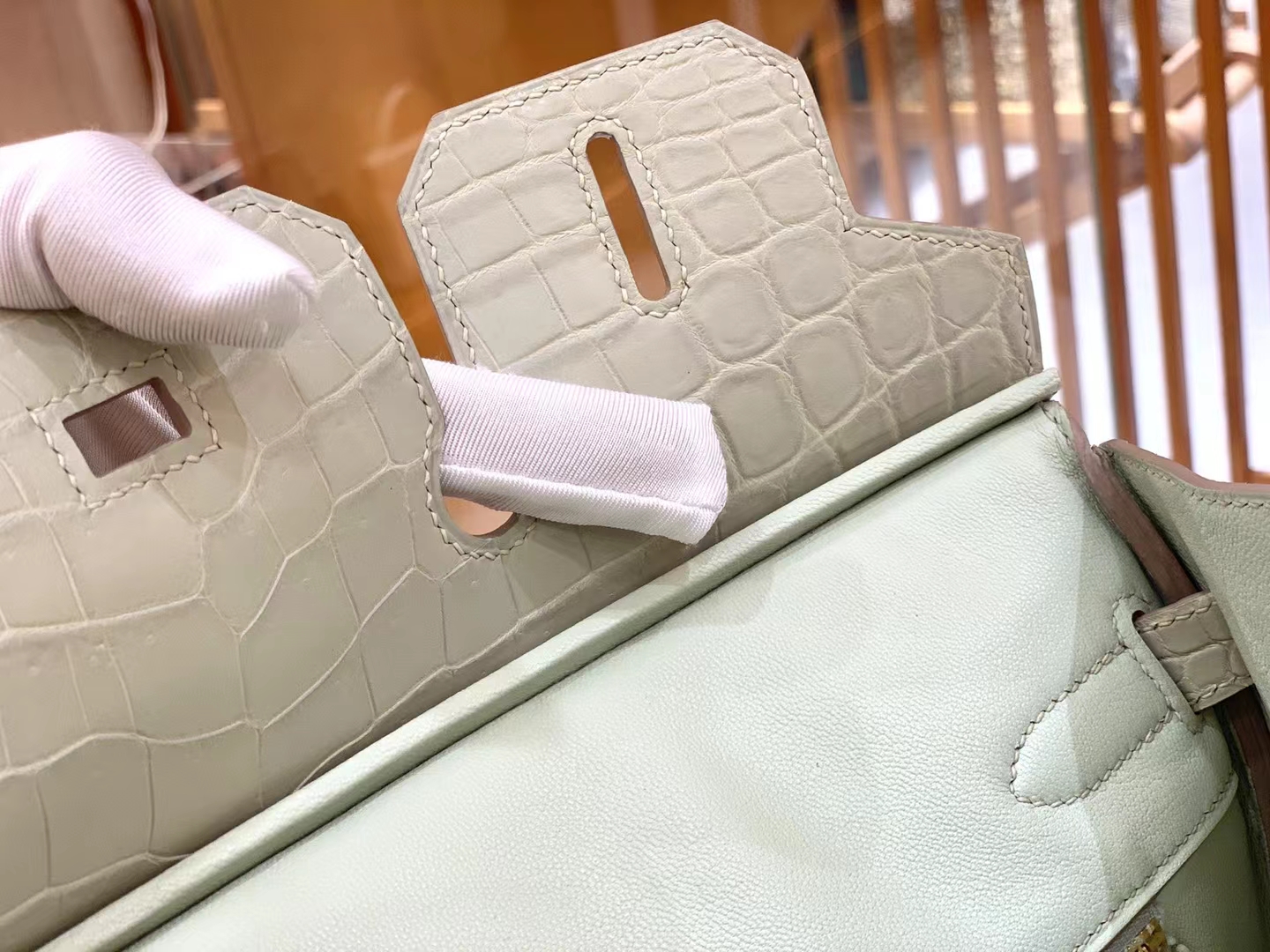 Hermès（爱马仕）Birkin 铂金包 冰川白 进口一级皮 尼罗鳄 金扣 30cm 原版蜜蜡线 顶级手缝